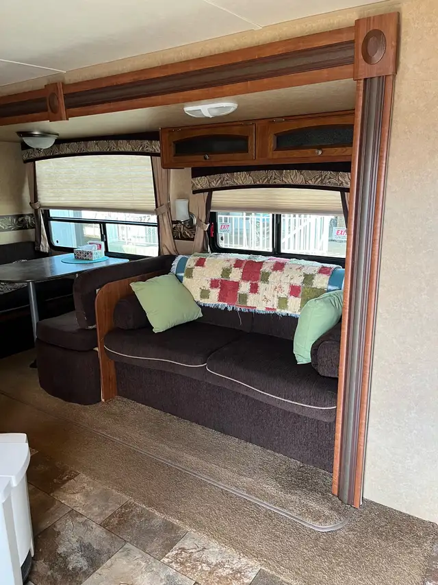 2013 JAYCO WHITEHAWK ULTRA LIGHT 27 FOOT DSRB HOLIDAY TRAILER - Photo 9