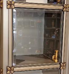 Glass Front Niche - Photo 2