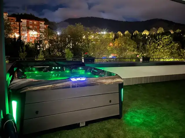 ORION HOT TUB FOR SALE - Photo 2