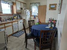 Beautiful River heights bungalow to rent to buy - Photo 6