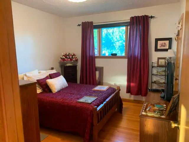 Beautiful River heights bungalow to rent to buy - Photo 11