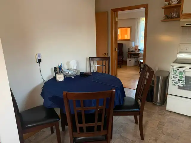Beautiful River heights bungalow to rent to buy - Photo 13