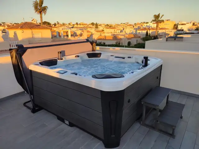 STARGATE HOT TUB FOR SALE - Photo 3