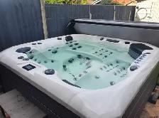 SATURN HOT TUB FOR SALE