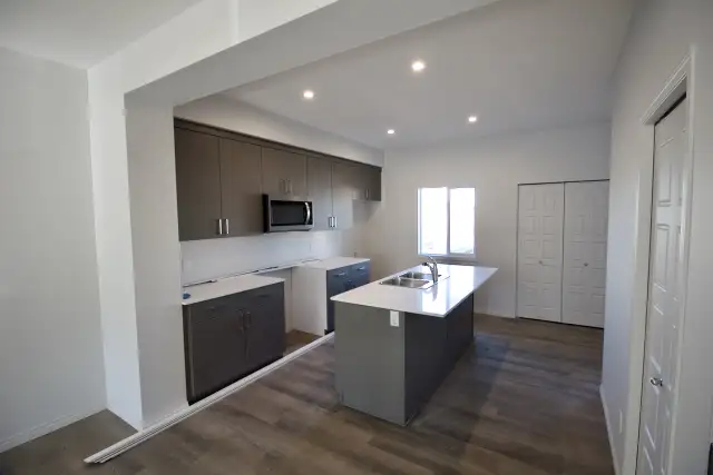 Beaumont 3 Bed 2.5 Bath Home For Rent - Photo 2