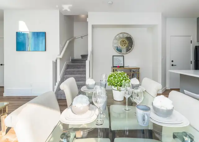 Spruce Ave 3 Bed 2.5 Bath Upper Suite For Rent Edmonton! - Photo 4
