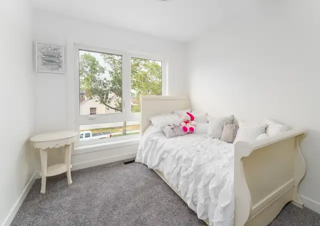 Spruce Ave 3 Bed 2.5 Bath Upper Suite For Rent Edmonton! - Photo 15