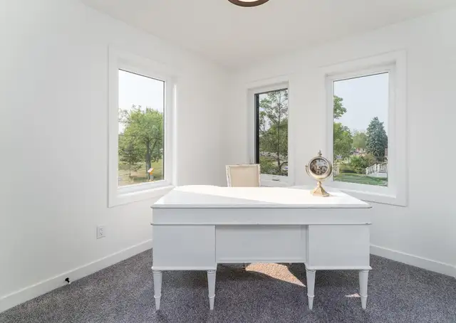 Spruce Ave 3 Bed 2.5 Bath Upper Suite For Rent Edmonton! - Photo 16