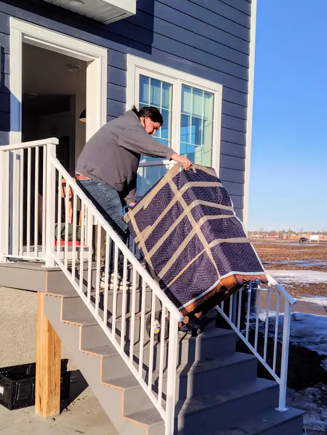 Local Regina Moving Company - Photo 4