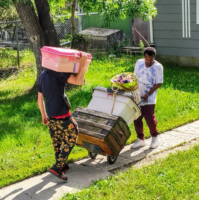 Local Regina Moving Company - Photo 5