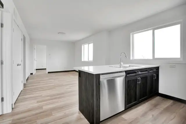 One & Two Bedroom Suites - Pet Friendly - Photo 2