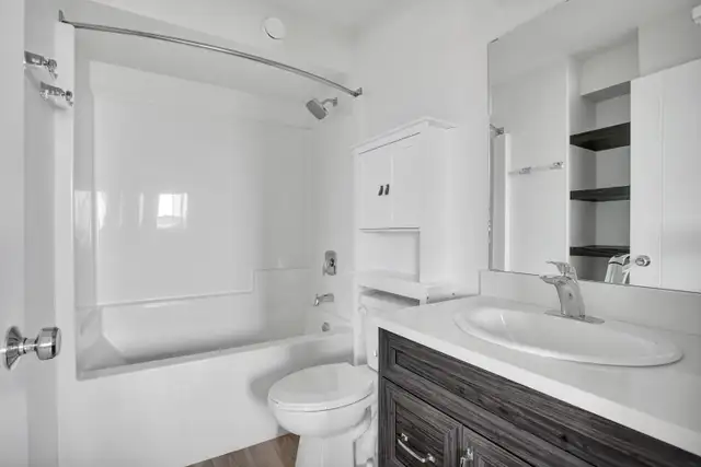 One & Two Bedroom Suites - Pet Friendly - Photo 4