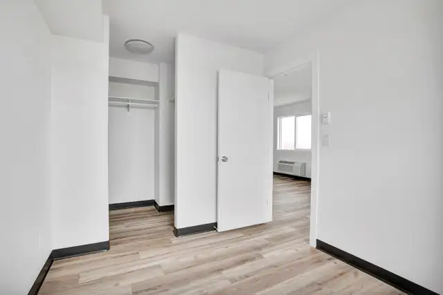 One & Two Bedroom Suites - Pet Friendly - Photo 5