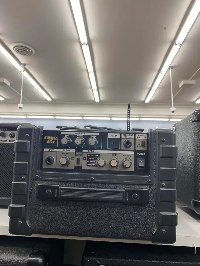 Roland Cube 15X Amp - Photo 2
