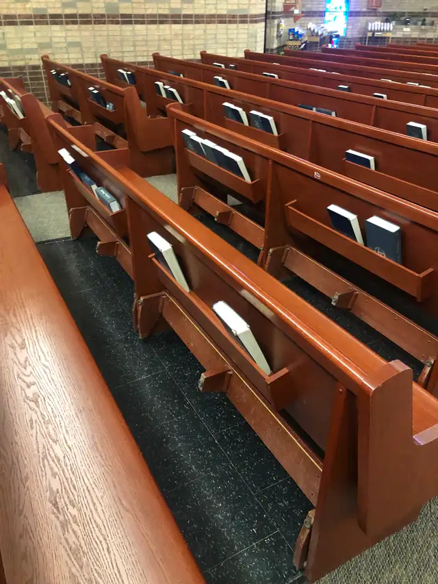 Church Pews - 100 - red oak - fantastic hard wood! - Photo 3