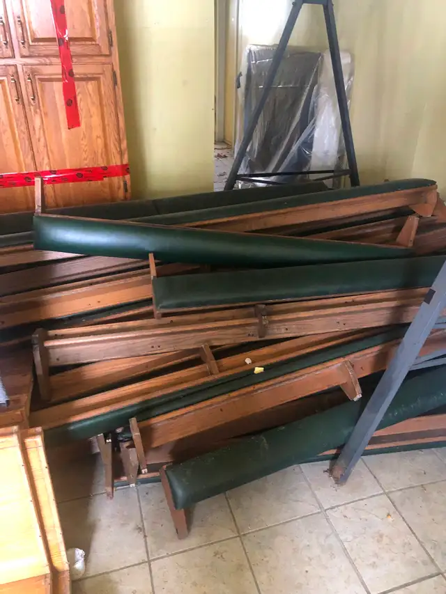 Church Pews - 100 - red oak - fantastic hard wood! - Photo 5