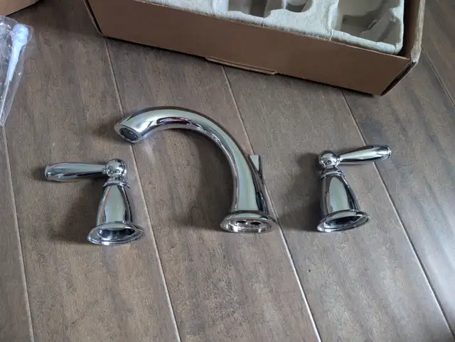 Brand New Moen Chrome Bathroom Faucet For Sale - Photo 4
