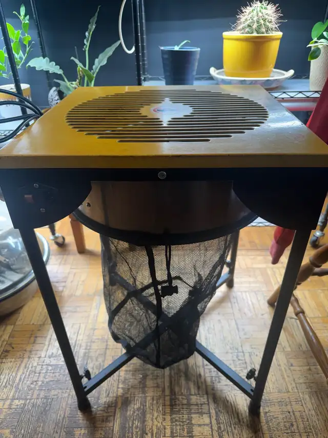 Cannabis Table Trimmer