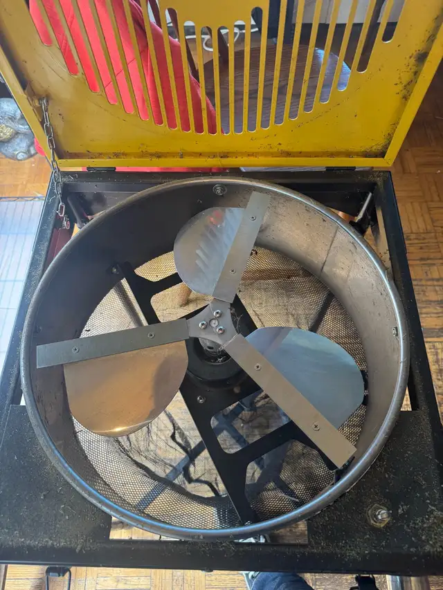 Cannabis Table Trimmer - Photo 2