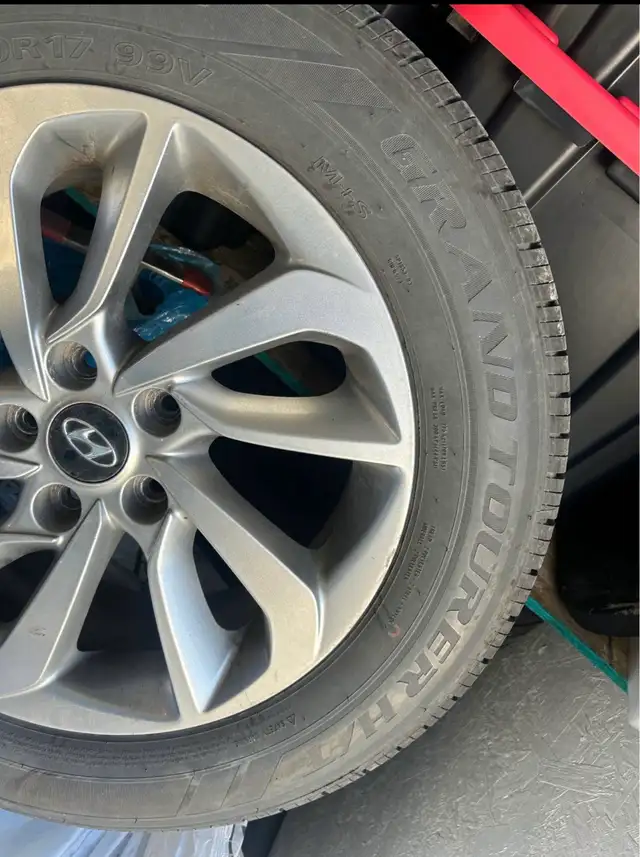 17-inch tires on Hyundai Alloy Rims.  Set of 4.  Like new - Photo 2