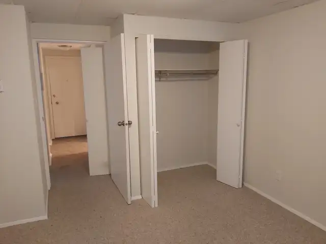 MAIN FLOOR – 1 BDRM – CAT FRIENDLY - Photo 7