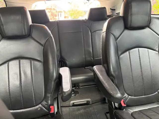 Excellent condition 2009 Buick Enclave CXL AWD - Photo 6