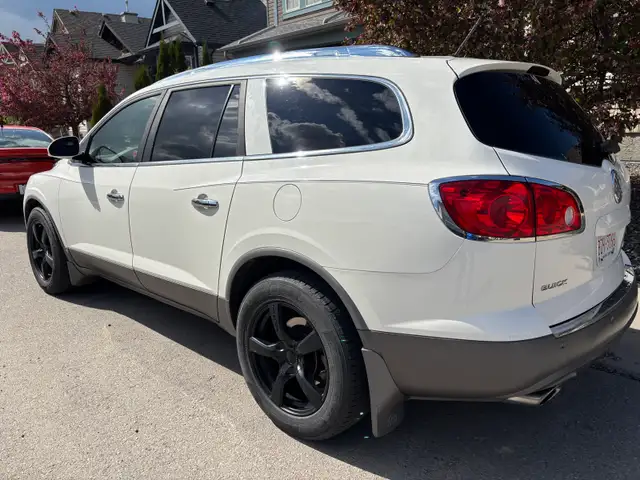 Excellent condition 2009 Buick Enclave CXL AWD - Photo 10