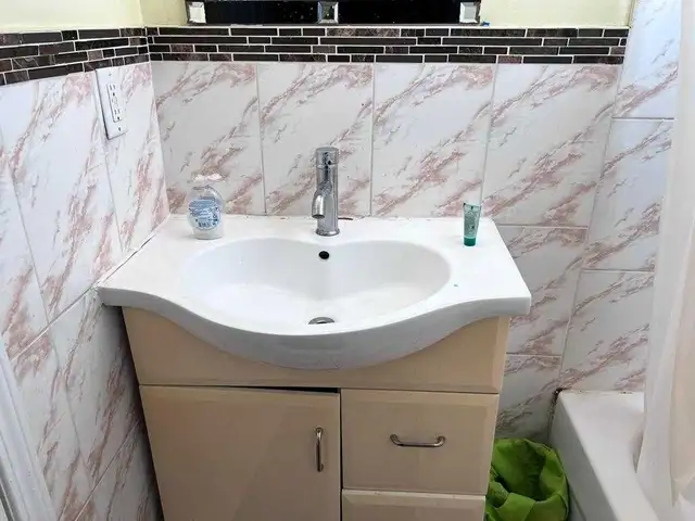 PRIVATE ROOM ( UPPERLEVEL) FOR RENT IN MALTON - Photo 5