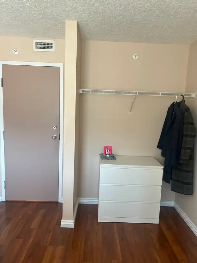 Private Room For Rent - Photo 2