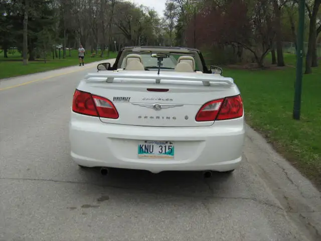 2010 Chrysler Sebring Limited - Photo 2