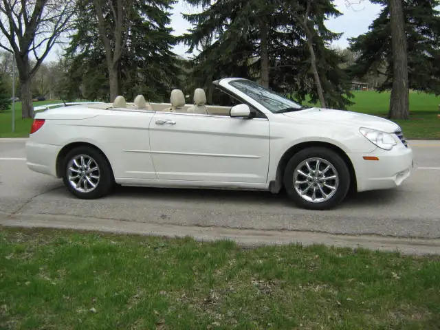 2010 Chrysler Sebring Limited - Photo 5