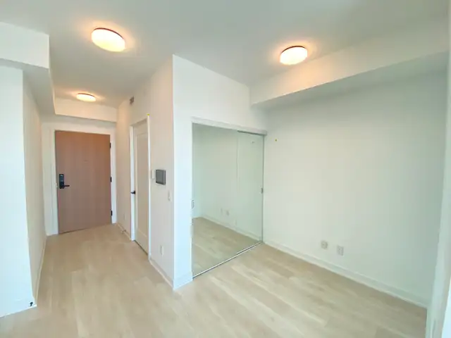 DT Toronto 1bed 1Den 1Bath Luxury Condo For Rent at 5 Defries St - Photo 6