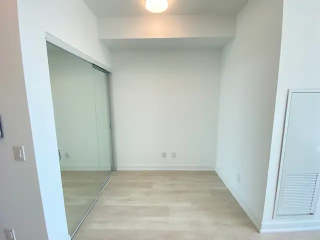 DT Toronto 1bed 1Den 1Bath Luxury Condo For Rent at 5 Defries St - Photo 7