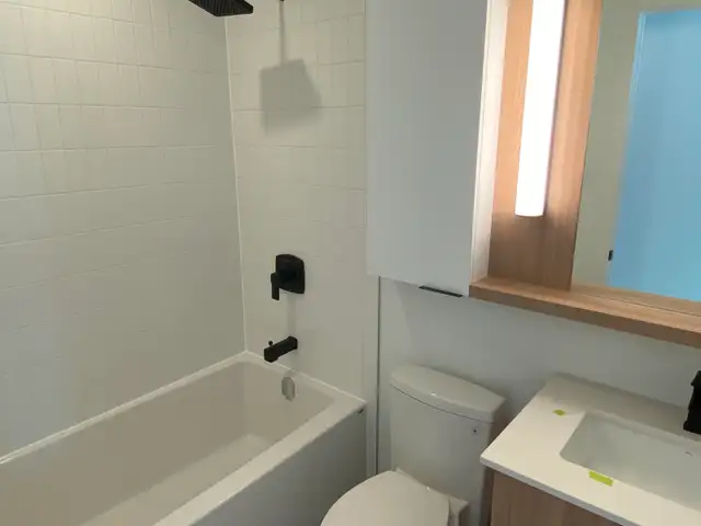 DT Toronto 1bed 1Den 1Bath Luxury Condo For Rent at 5 Defries St - Photo 11