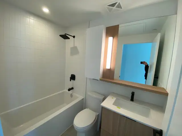 DT Toronto 1bed 1Den 1Bath Luxury Condo For Rent at 5 Defries St - Photo 12
