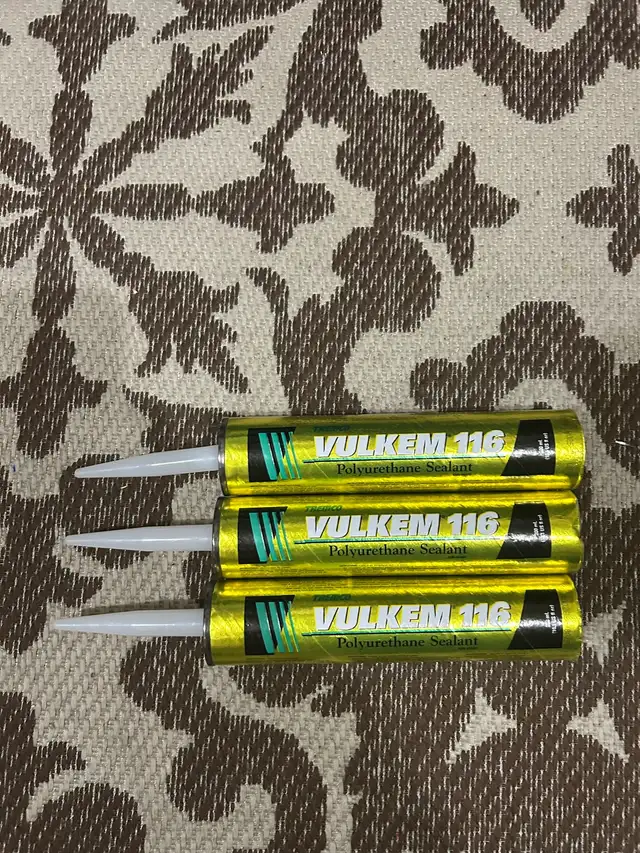 Vulkem Polyurethane Sealant - Photo 2
