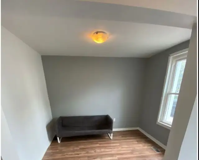 Room for rent  for Queens University Students - Photo 7