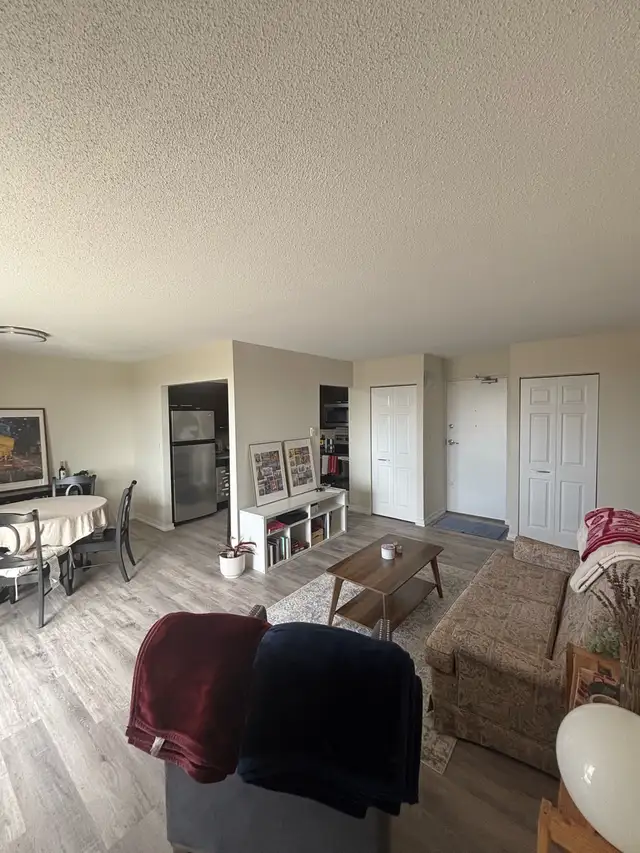 SUBLET – 2 Bedroom | 9th Floor | 800 Corydon Ave - Photo 2