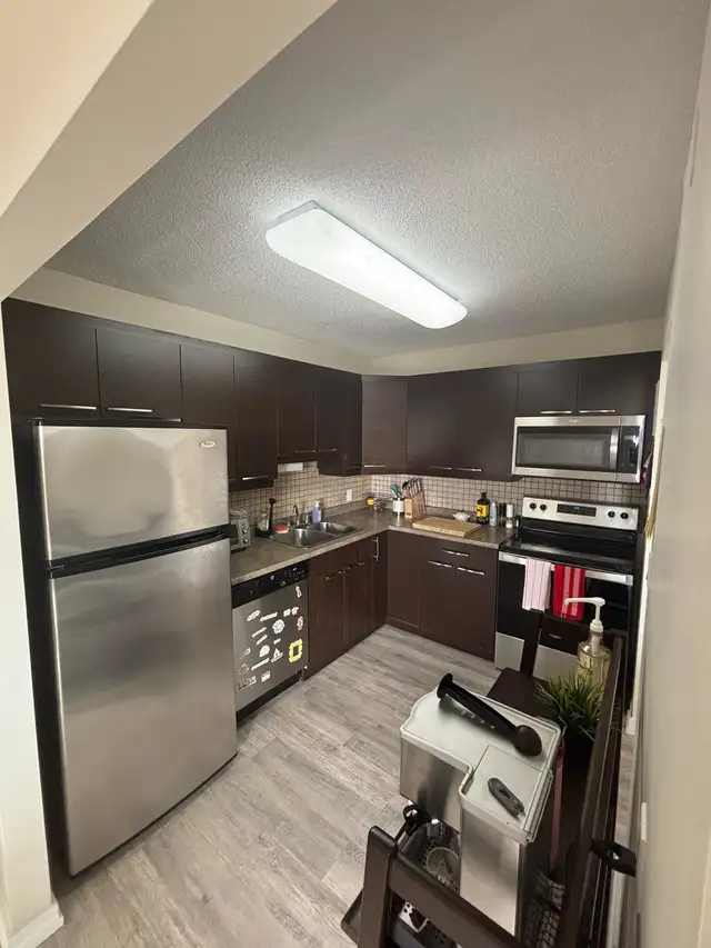 SUBLET – 2 Bedroom | 9th Floor | 800 Corydon Ave - Photo 4