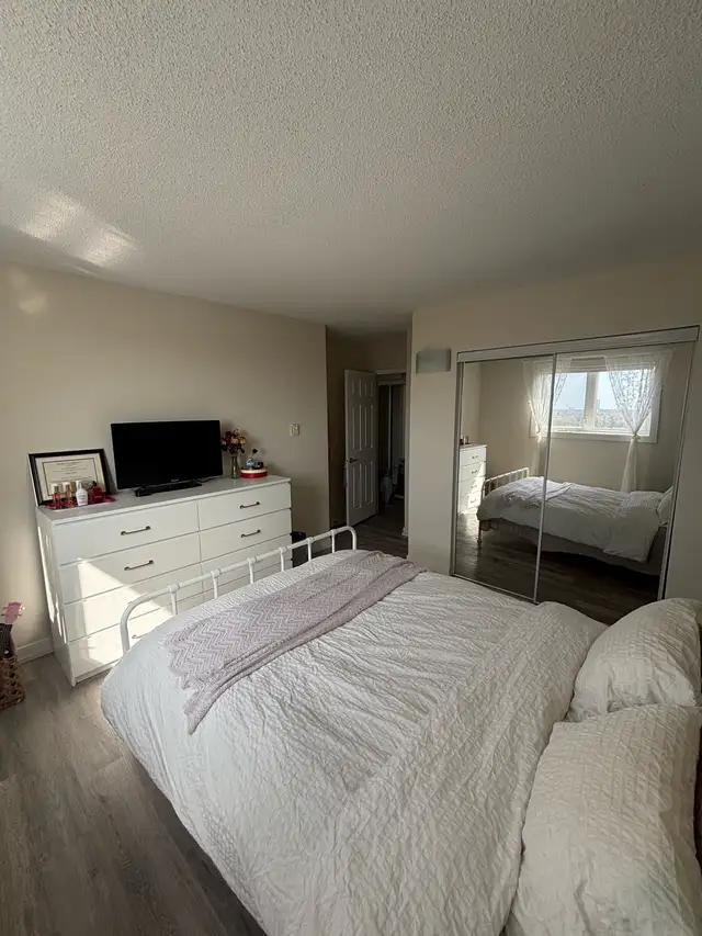 SUBLET – 2 Bedroom | 9th Floor | 800 Corydon Ave - Photo 5