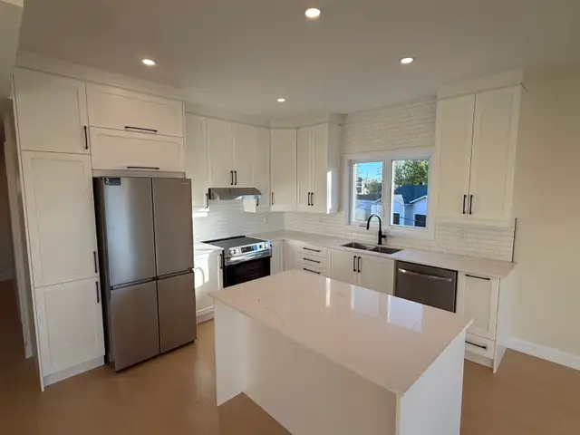 FOR RENT WENDOVER - 2 BEDROOM WATERFRONT - Photo 3