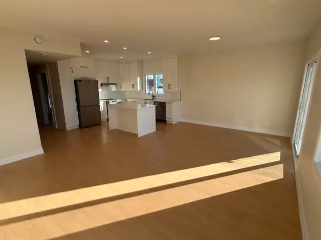 FOR RENT WENDOVER - 2 BEDROOM WATERFRONT - Photo 4