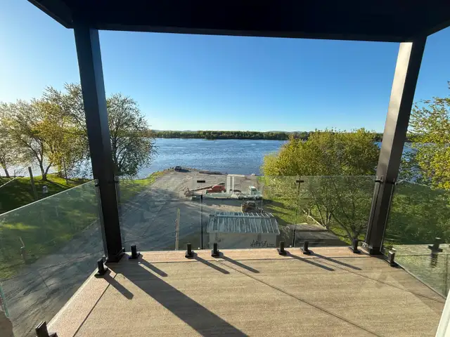 FOR RENT WENDOVER - 2 BEDROOM WATERFRONT - Photo 6
