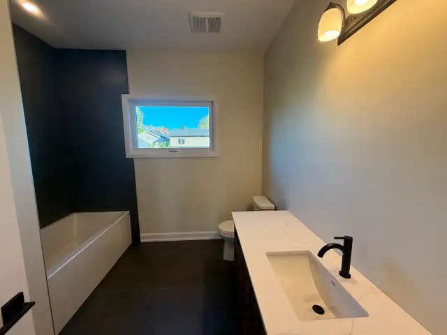 FOR RENT WENDOVER - 2 BEDROOM WATERFRONT - Photo 9