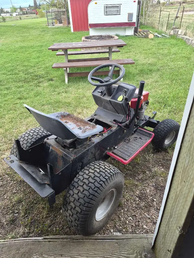 Lawn mower tractor read description - Photo 3