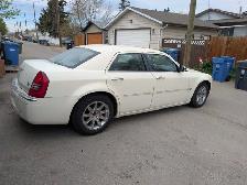2005 Chrysler 300C - Photo 2