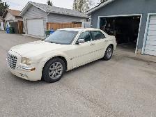 2005 Chrysler 300C - Photo 3