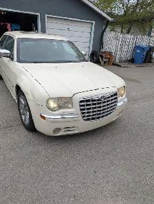 2005 Chrysler 300C - Photo 4