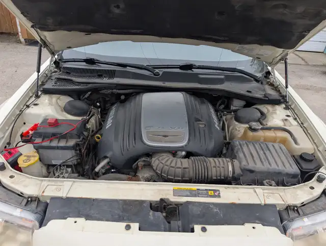 2005 Chrysler 300C - Photo 6