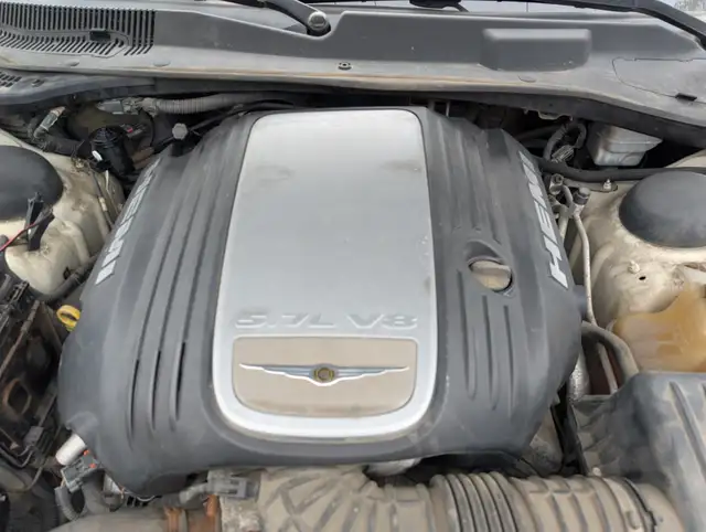 2005 Chrysler 300C - Photo 7